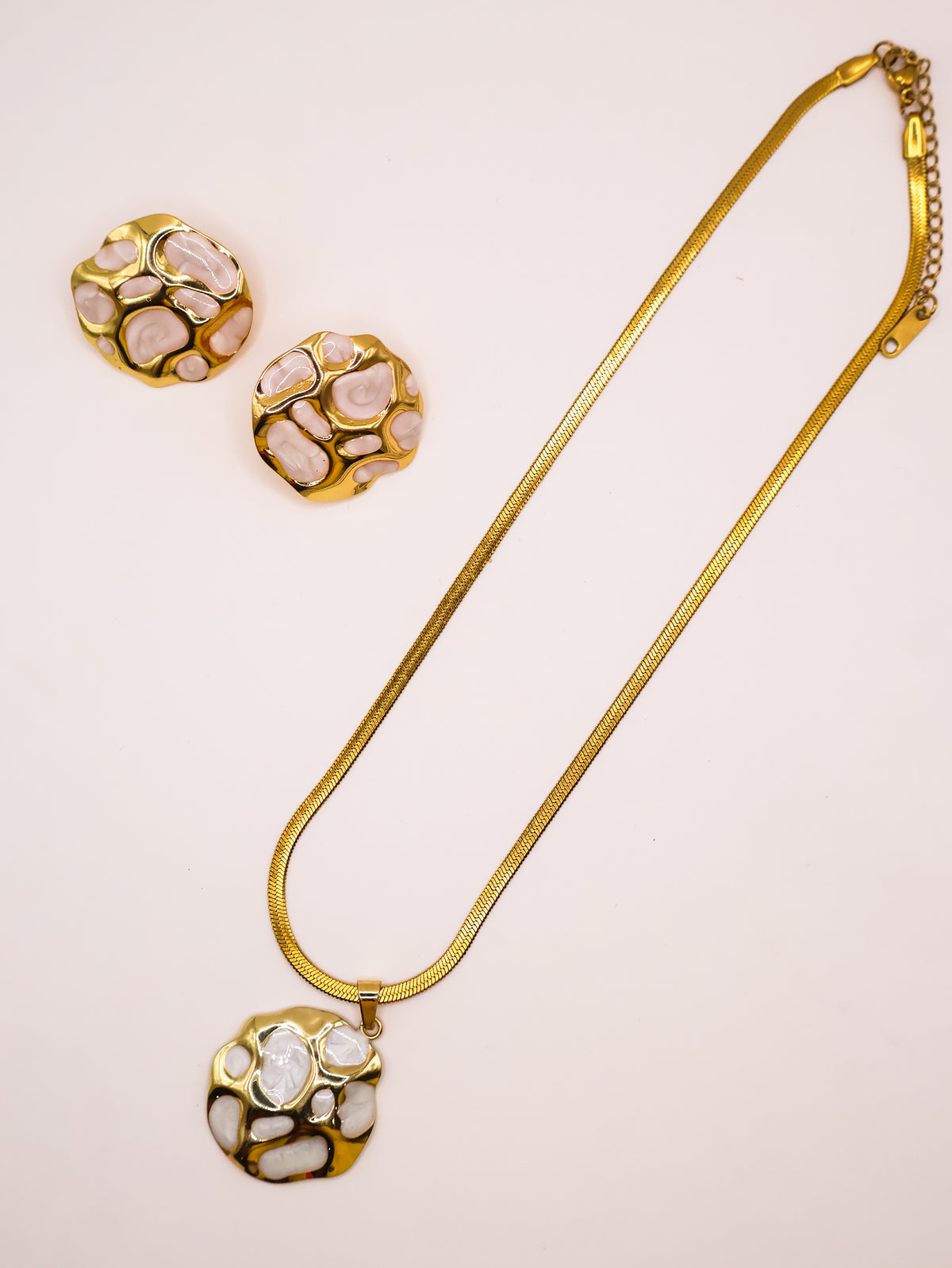 Golden Pebble Set